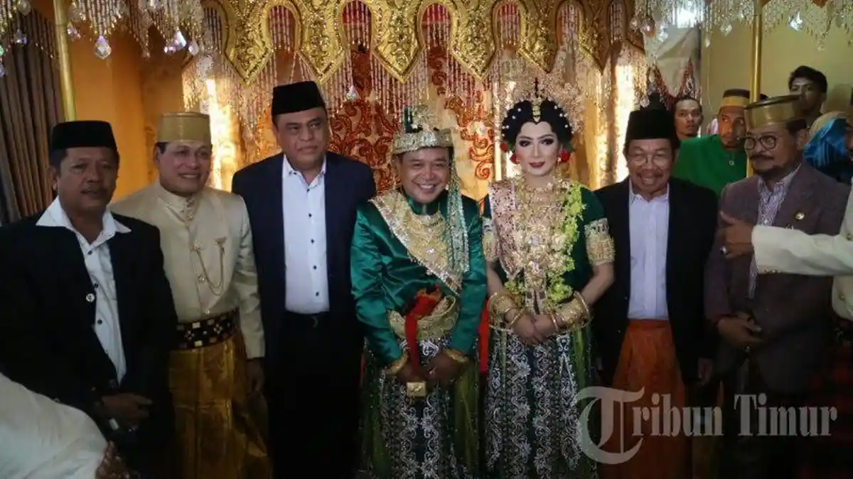 FOTO: Banyak Pejabat di Pernikahan Wabup Soppeng - pejabat-yang-menghadiri_20170304_235431.jpg