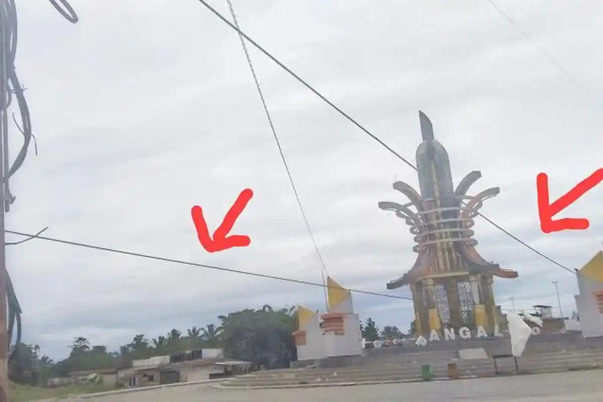 Nyaris Terjatuh, Pengendara Keluhkan Kabel Melintang di Jalan Lingkar Tugu BKM Mamuju Tengah