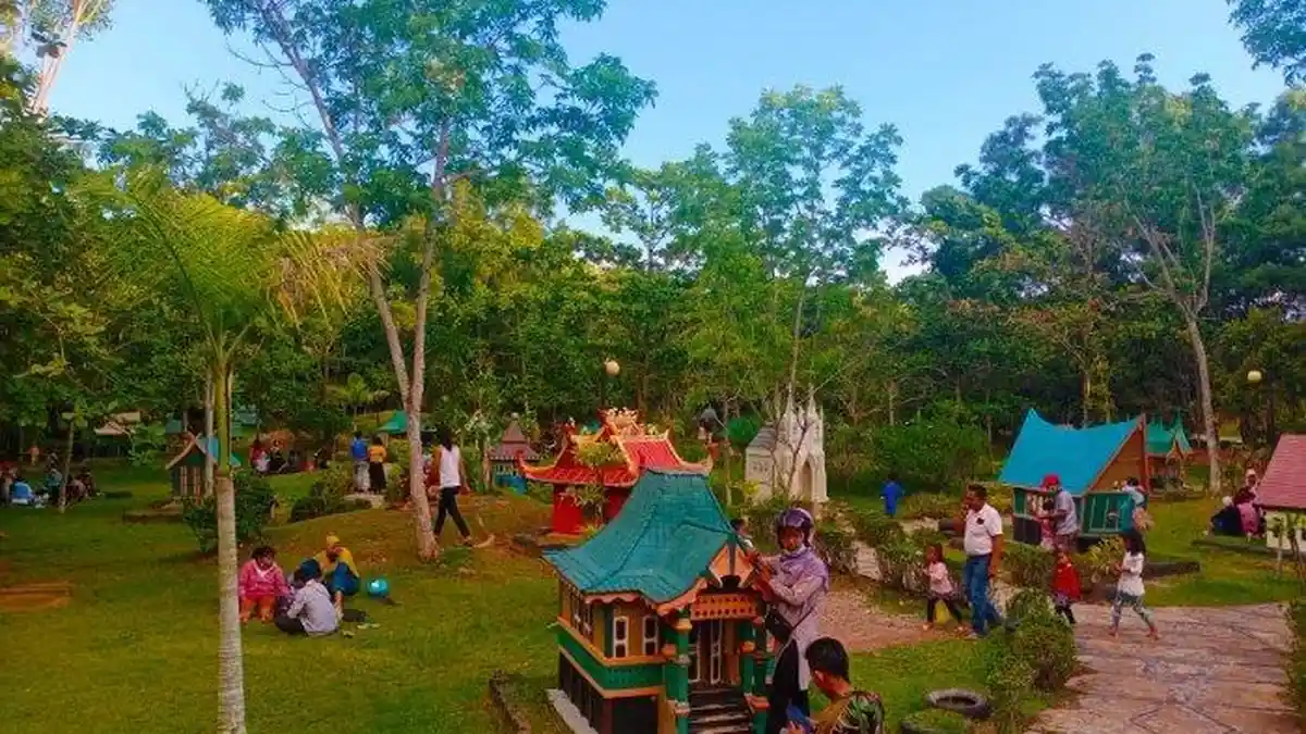 "Keliling" Indonesia Gratis di Taman Miniatur Rumah Adat Batam Kepri, Cocok Jadi Wisata Edukasi