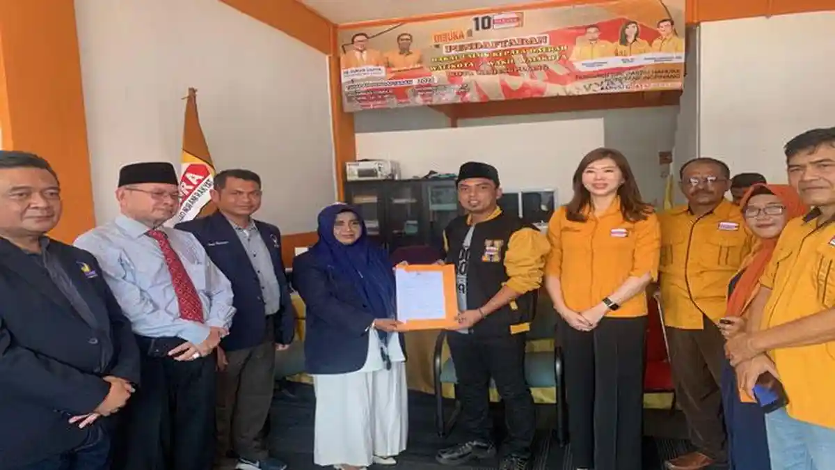 Pilkada Tanjungpinang 2024 - Rahma Jadi Pendaftar Pertama Bacalon Wali Kota di Hanura