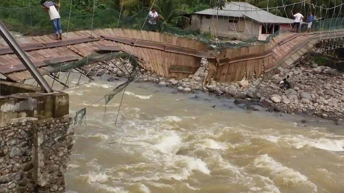 Banjir Bandang Terjang Kota Padang, Dua Anak Meninggal