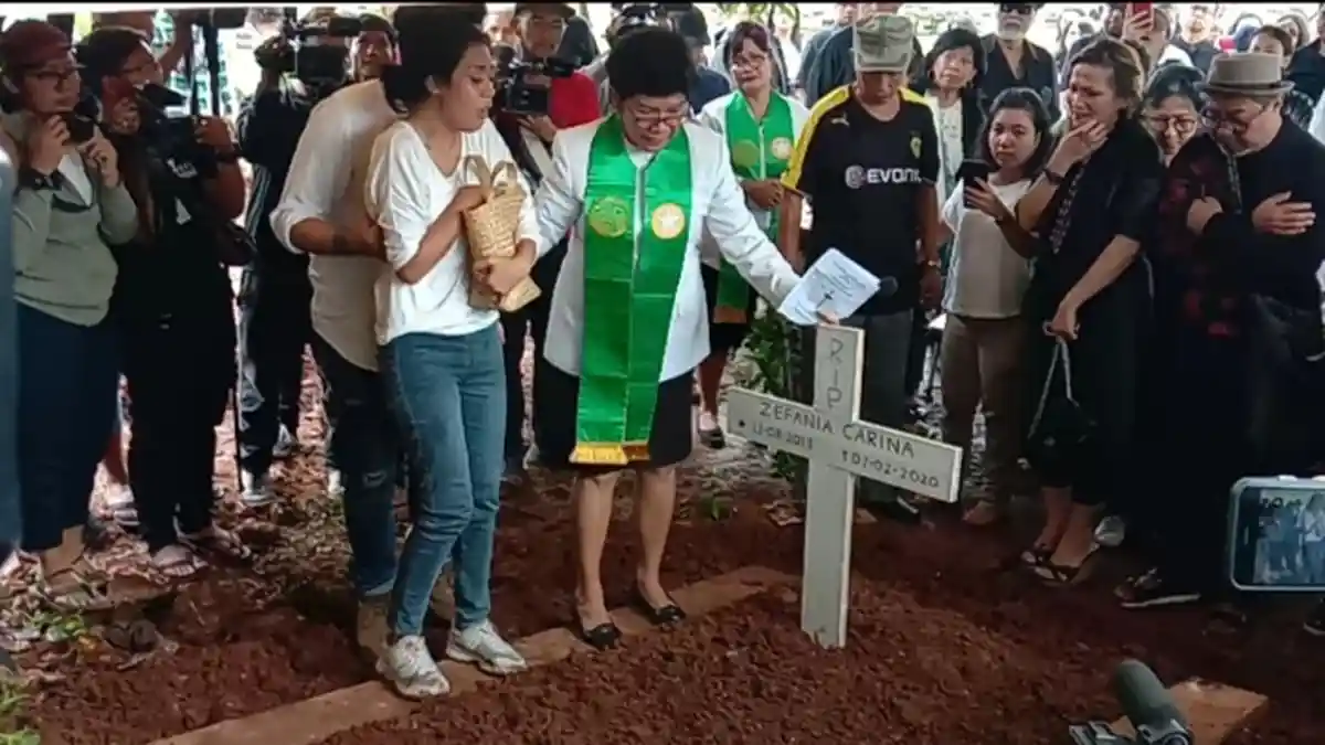 Tempuh Jaluh Hukum, Karen Pooroe Ikhlas Melepas Kepergian Zefania Carina