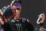 Pembalap-Yamaha-Fabio-Quartararo-merayakan-di-podium-setelah-memenangkan-Moto-Grand-Prix.jpg