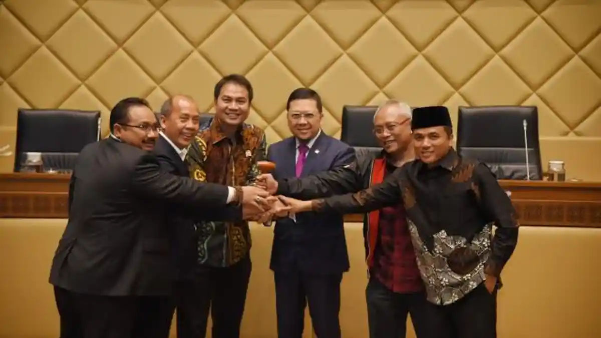 Ahmad Doli Kurnia Pimpin Komisi II