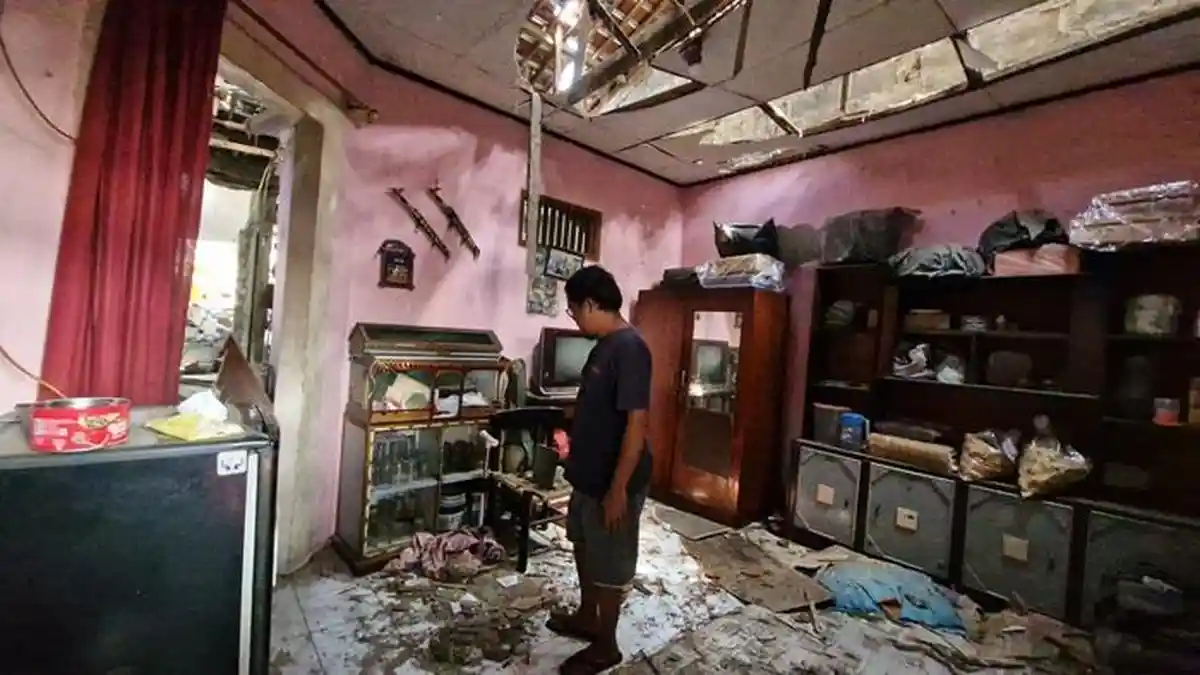 Pengakuan Warga Soal Penyebab Ledakan Misterius di Pamulang Akibatkan 5 Rumah Rusak