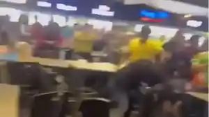 Keributan-di-a2-Foorcourt-Batam-Viral-di-Medsos.jpg