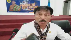 Penjabat-Wali-Kota-Kupang-George-Hadjoh-optimis-jika-stok-air-di-permukaan.jpg