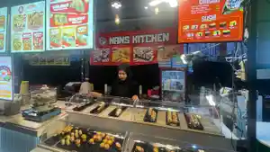 MAKKUNRAI-2026-Nans-Kitchen-menjajakan-sajian-kuliner.jpg