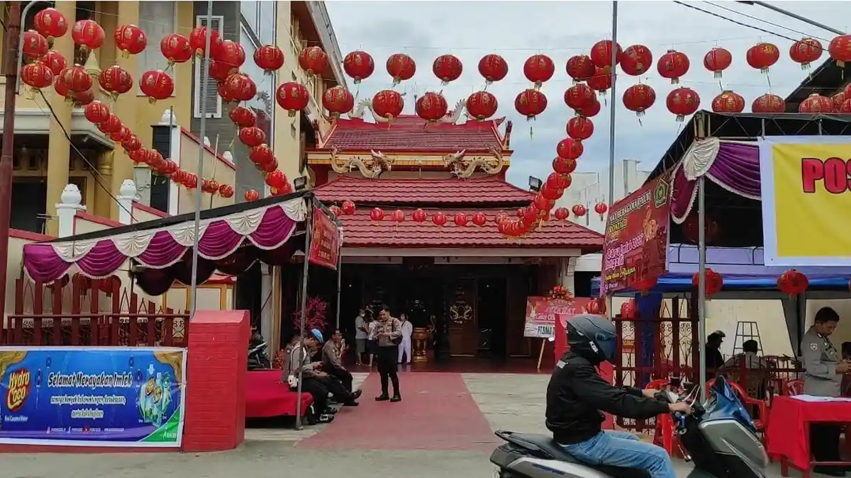 Etnis Tionghoa Bersiap Sembahyang Leluhur jelang Perayaan Imlek Gorontalo 2023 Besok