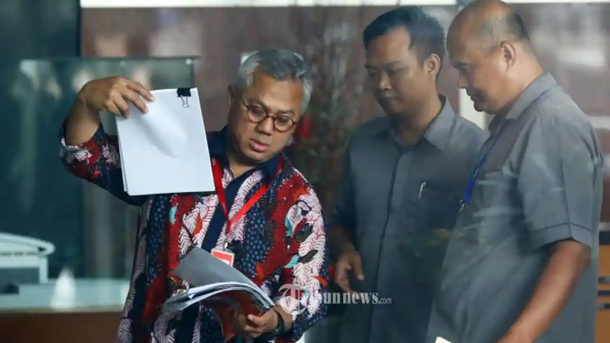 Ketua KPU Arief Budiman Dicecar KPK Soal Duit 