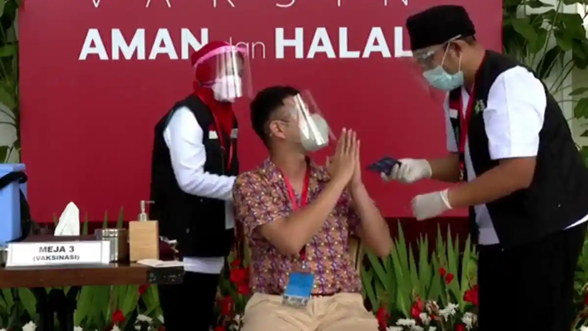 Temui Eks Suami Gisel Usai Suntik Vaksin Bareng Jokowi, Raffi Ahmad Dapat Teguran Keras dari Sherina
