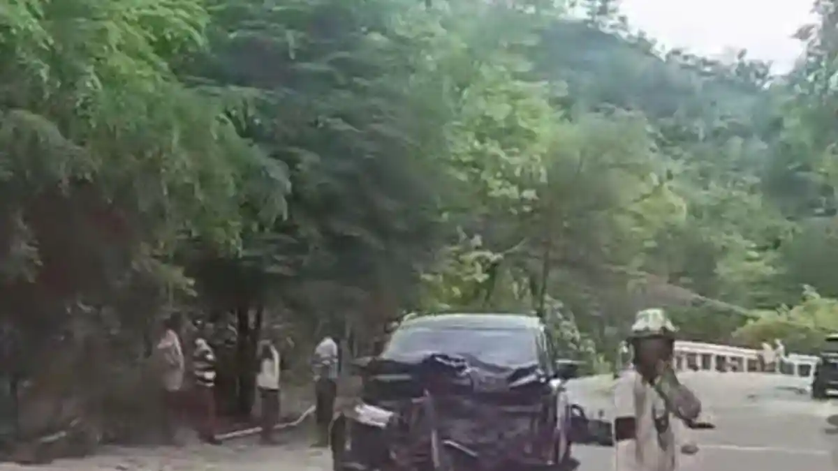 Mobil Kejaksaan Negeri TTS Tabrak Suami Istri Hingga Tewas