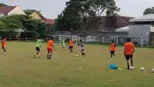 SSB-Porma-FC-saat-menjalani-latihan-di-lapangan-Madyopuro-Kota-Malang.jpg