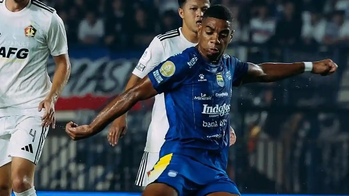 Skor 1-0 Hasil Persib Bandung vs Persik, Baru Masuk Julio Cesar Jadi ...