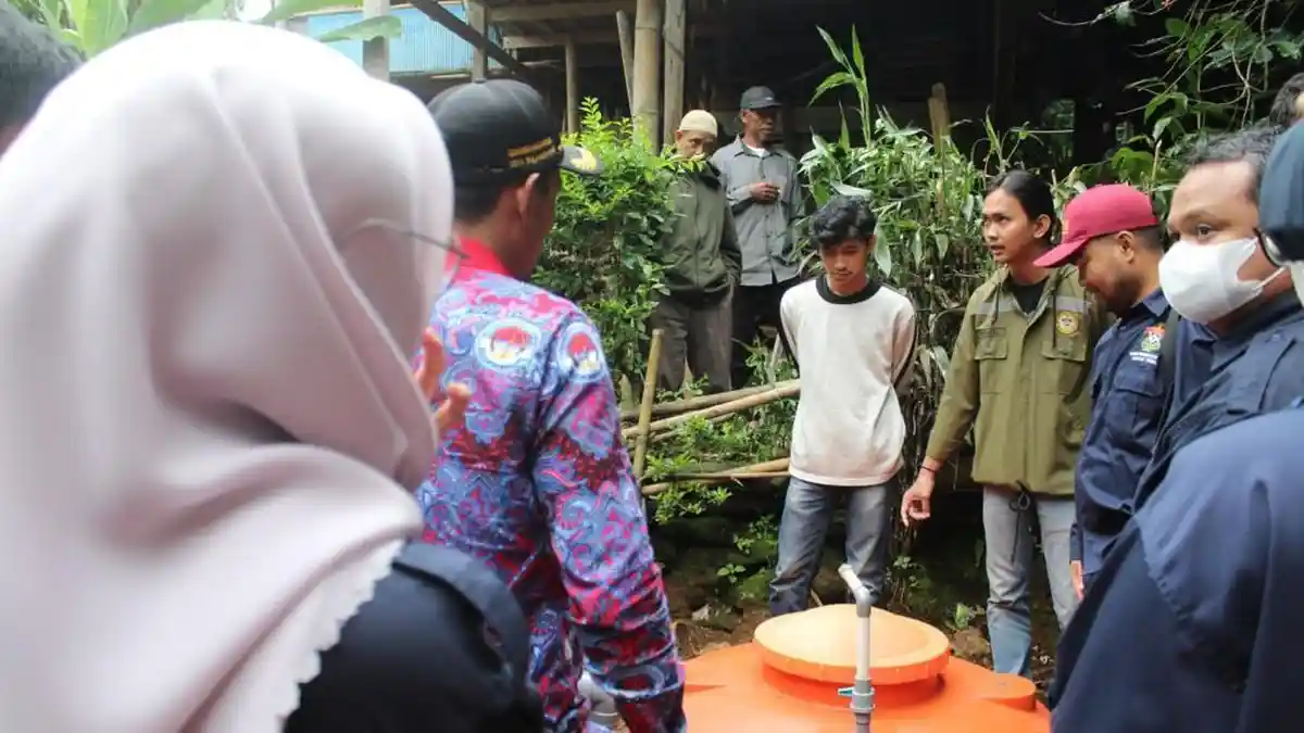 FT Unhas Inovasi Limbah Kotoran Hewan Ternak Pengganti Bahan Bakar Fosil