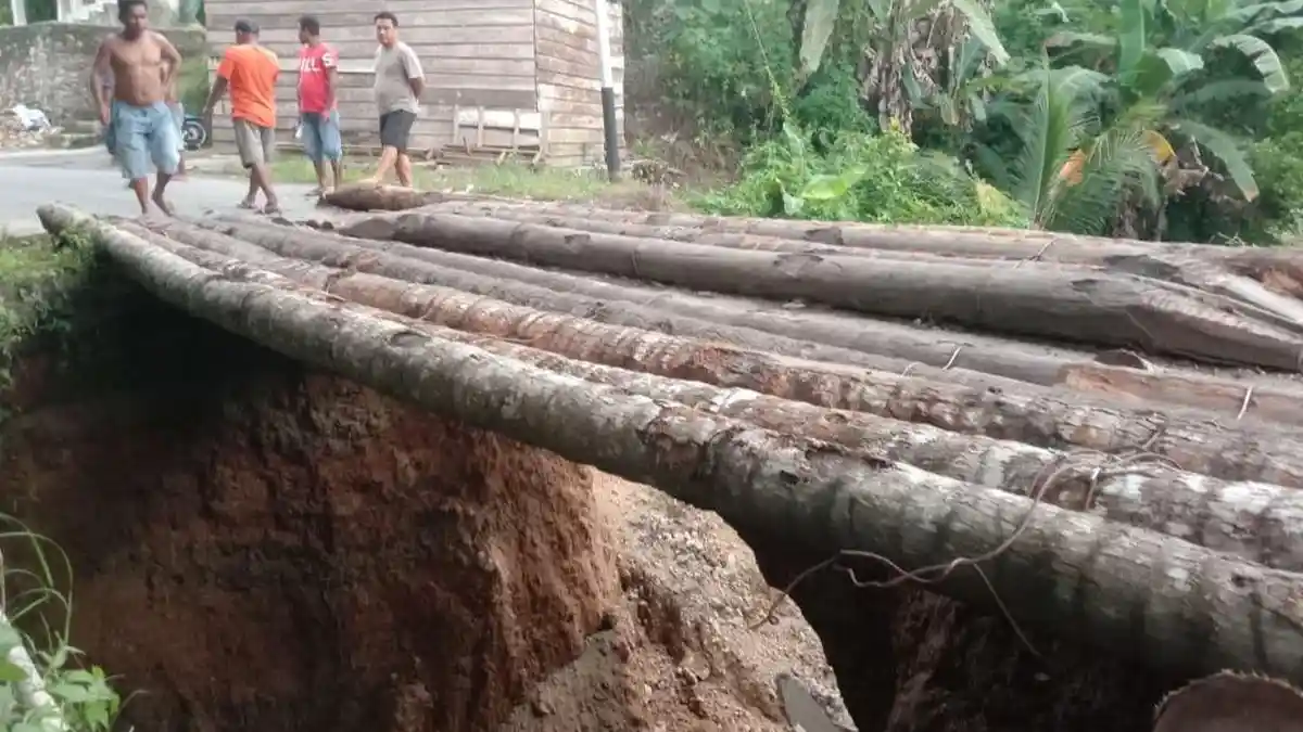 Akses Jalan di Kalauli Leihitu Putus Total: Pemda Harap Segera Perbaikan Optimal
