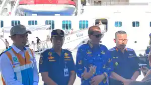 Supervisor-Pelayanan-Terminal-Non-Petikemas-Pelindo-Tenau-Kupang-Rudi-Suryadinata-kiri.jpg