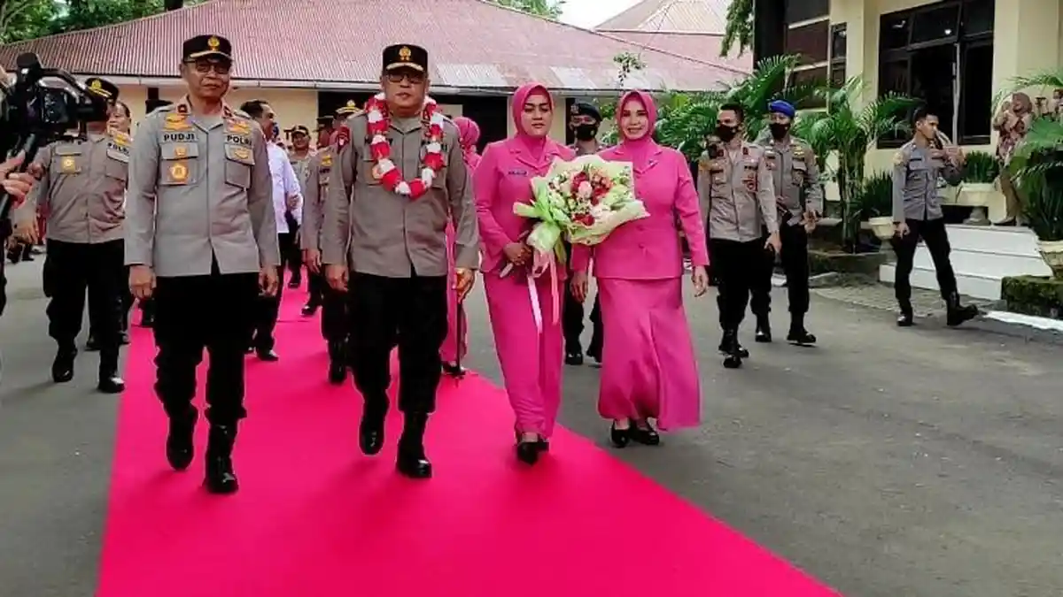 Polda Gorontalo Sambut Irjen Pol Helmy Santika dengan Welcome Parade
