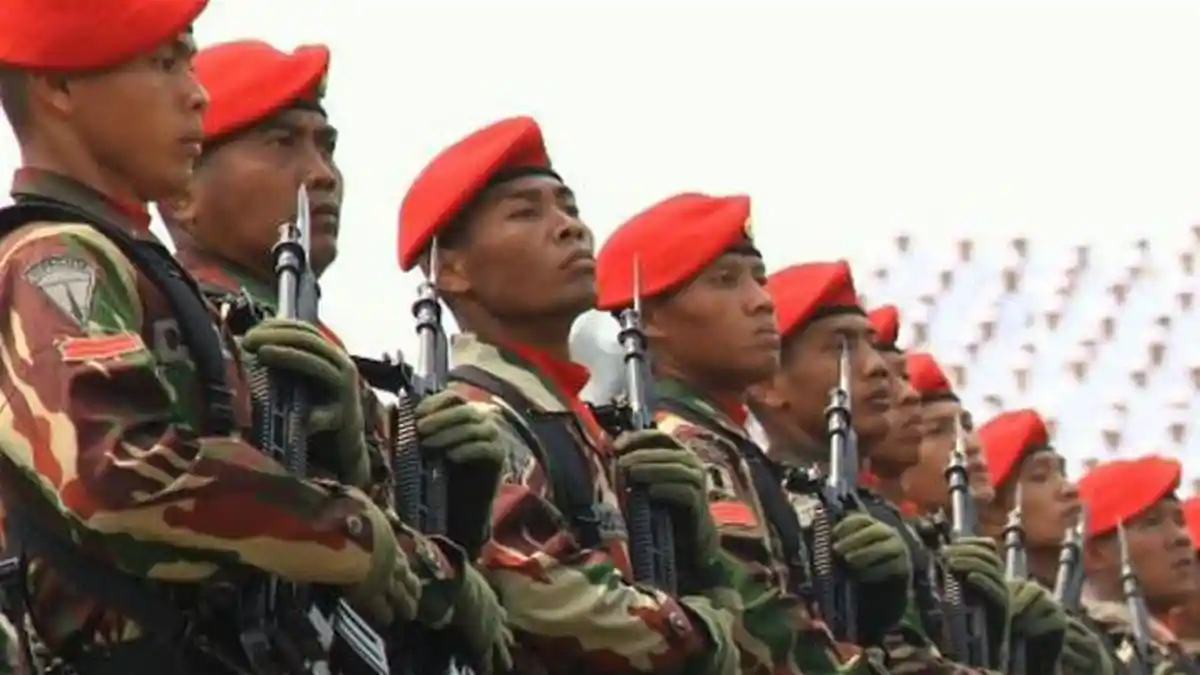 Mengintip Gaji Kopassus, Pasukan Elit yang Dapat Serangkaian Latihan 'Neraka', Berapa Paling Tinggi?