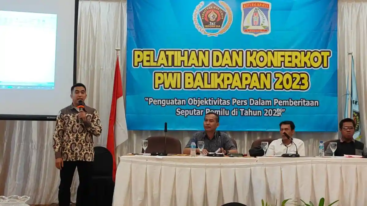 Jabat Ketua PWI Balikpapan, Debi Komitmen Gandeng Seluruh Wartawan