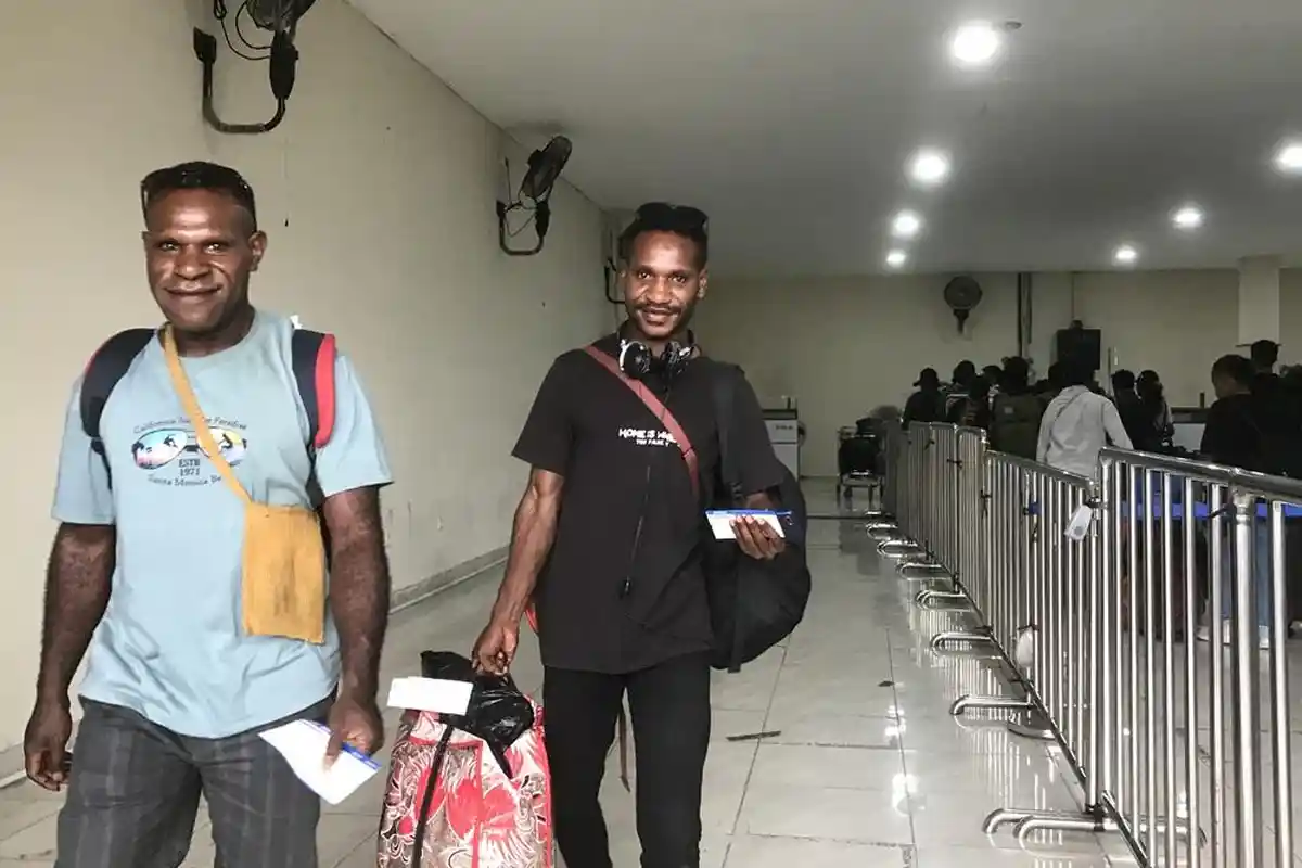 Takut Ketinggian, Anton Pilih Pulang ke Kampung Nabire Naik Kapal Laut