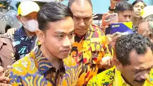 Wali-Kota-Solo-Gibran-Rakabuming-Raka-mengunjungi-Kantor-DPP-Partai-Golkar-di-Slipi.jpg