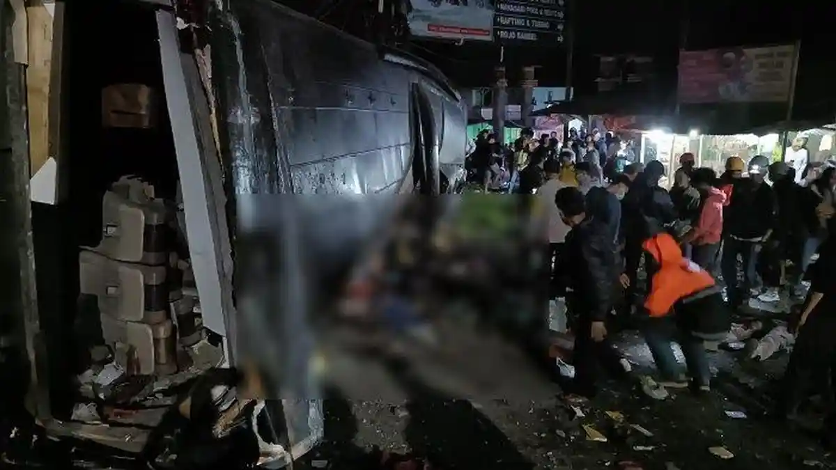 Bus Pariwisata Mengalami Kecelakaan di Lembah Sarimas Subang, Diduga Berisi Rombongan Siswa SMK