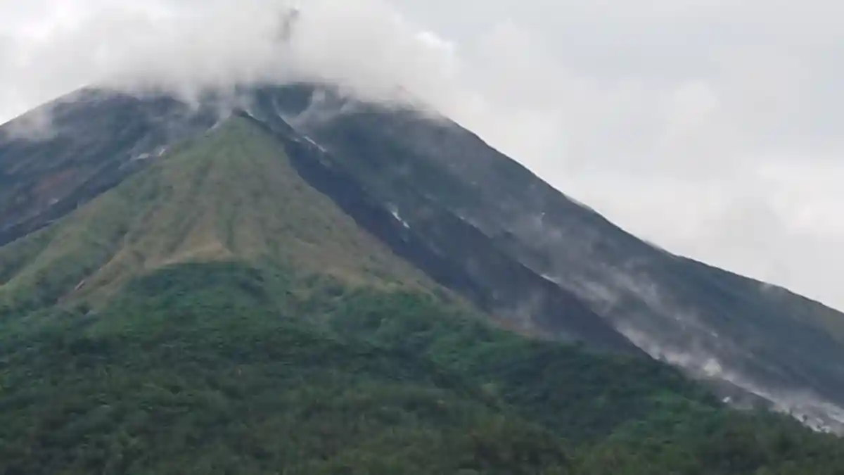 Guguran Lava dari Gunung Api Karangetang Kepulauan Sitaro Meluncur ke Kali Batuawang dan Kahetang