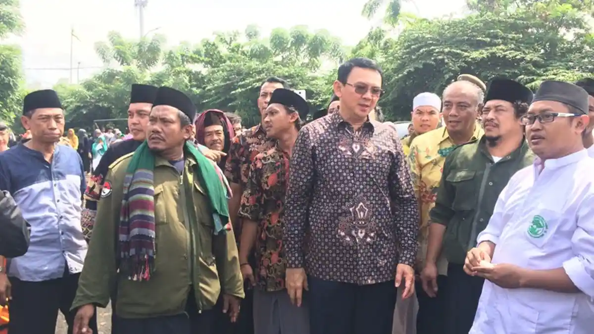 Perang Komentar Netizen Gara-gara Ahok Resmikan Mbah Priok Sebagai Cagar Budaya