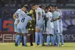 persela-lamongan-berniat-akan-menggelar-latihan-di-pantai-demi-merefresh-kembali-kekuatan.jpg
