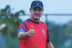 Alasan Marcos Santos Tak Pakai Penyerang Murni Saat Lawan Malut United