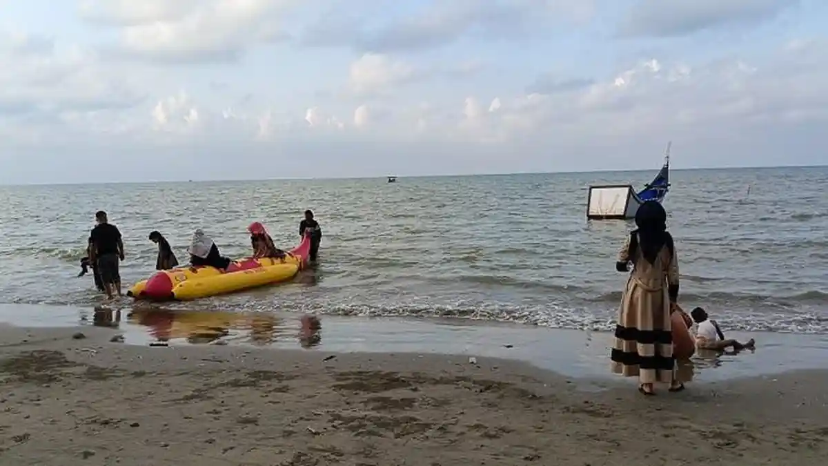 Pantai Pelangi Peudawa Puntong Objek Wisata Laut Pendukung Ekonomi Kerakyatan di Aceh Timur