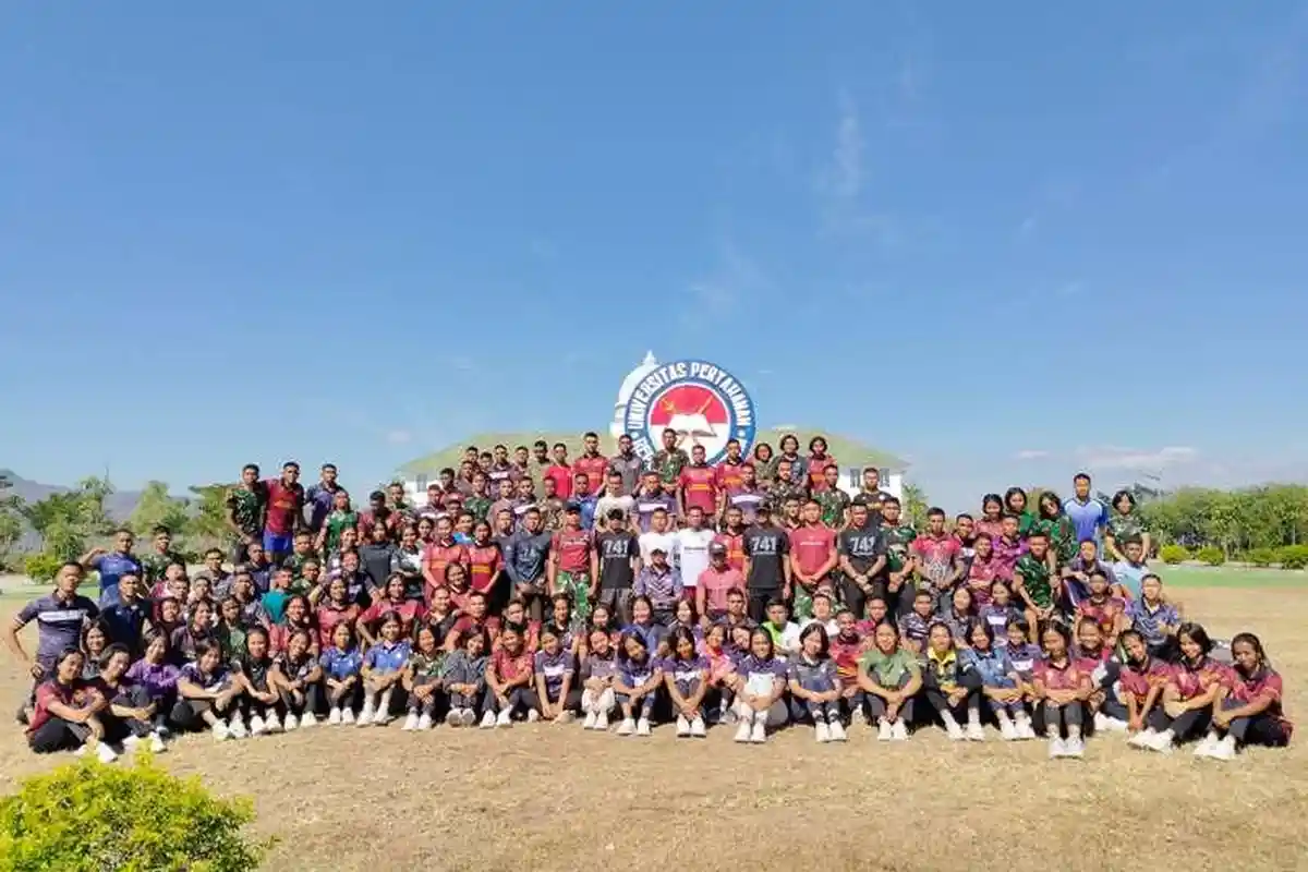 Satgas Yonif 741/GN Latih Fisik Kadet Unhan RI Ben Mboi Belu Jelang Seleksi Prajurit TNI