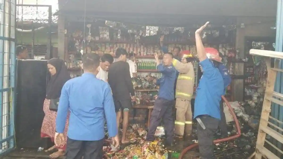 Kios Kelontong Beserta Isinya Hangus Terbakar di Langsa