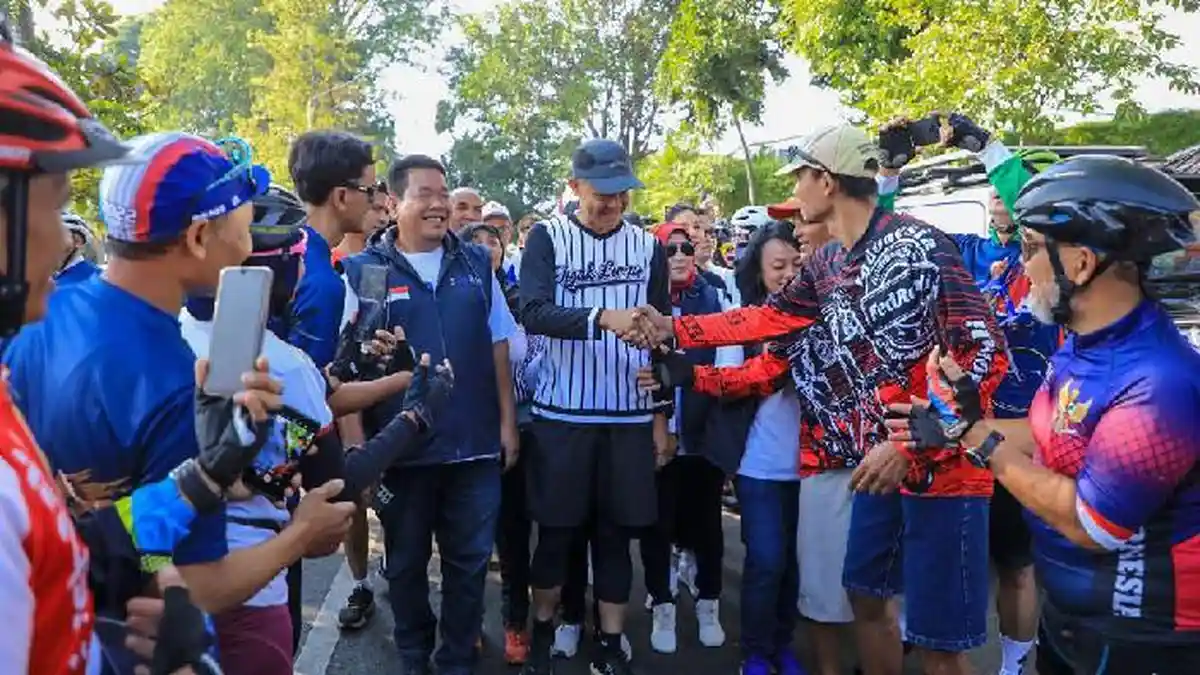 Pesepeda Gelar Acara 'Semarang Cycling Collaboride' sebagai Salam Perpisahan kepada Ganjar Pranowo
