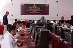 Pelaksanaan-CAT-bagi-peserta-Calon-PPK-Pilkada-tahun-2024-di-SMKN-5-Bitung.jpg