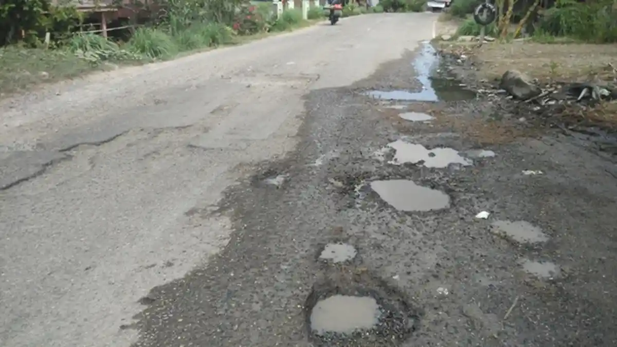Akses Jalan Menuju Dinas Pendidikan Buruk, Ini Janji Kadis PU Abdya