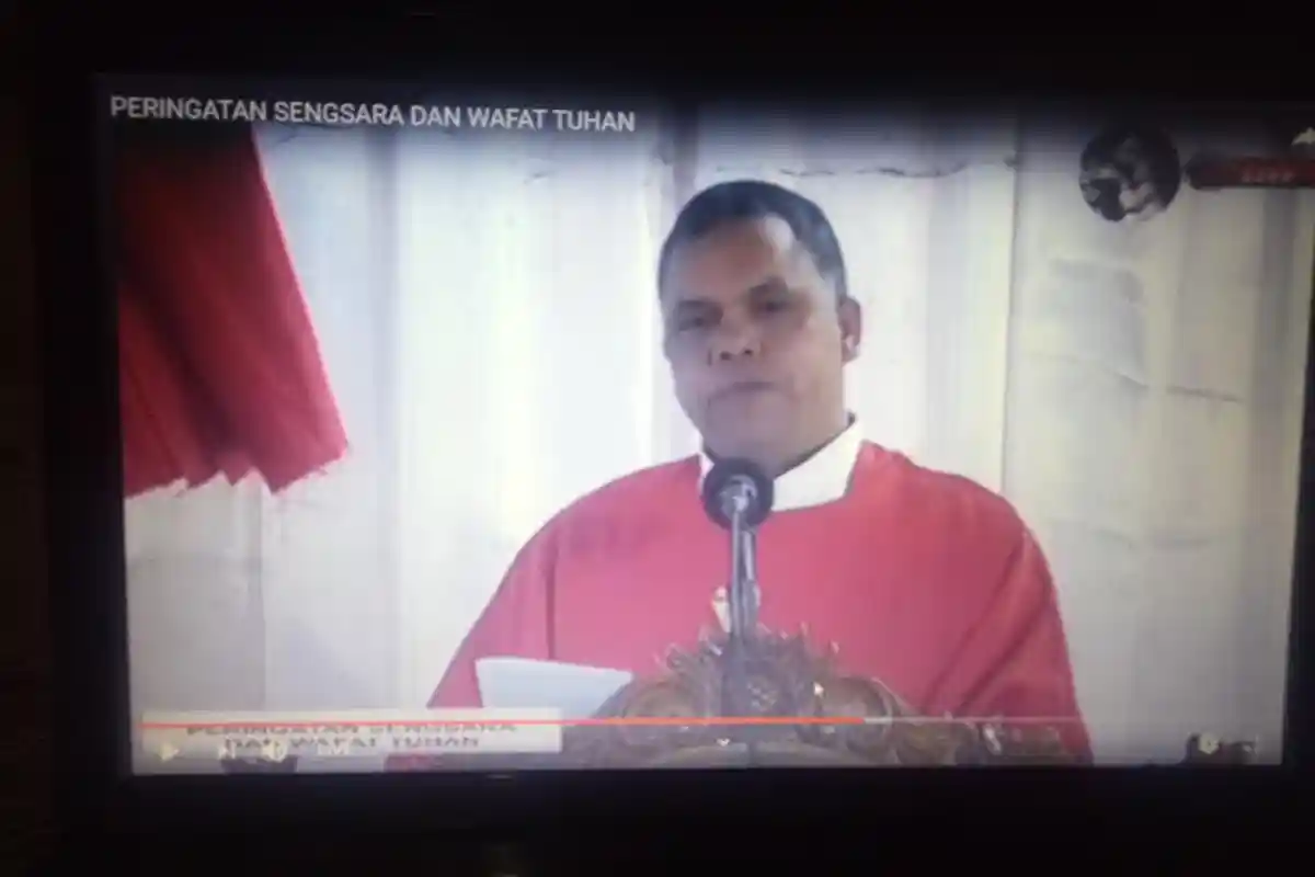 Perayaan Jumat Agung di Gereja St. Josef Bajawa, Umat Diminta Jangan Cemas & Pasrah Hadapi  Covid-19