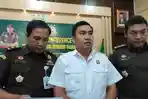 Kepala-Kejaksaan-M-Amin-saat-menyampaikan-pengungkapan-kasus-korupsi-libatkan-PNS.jpg