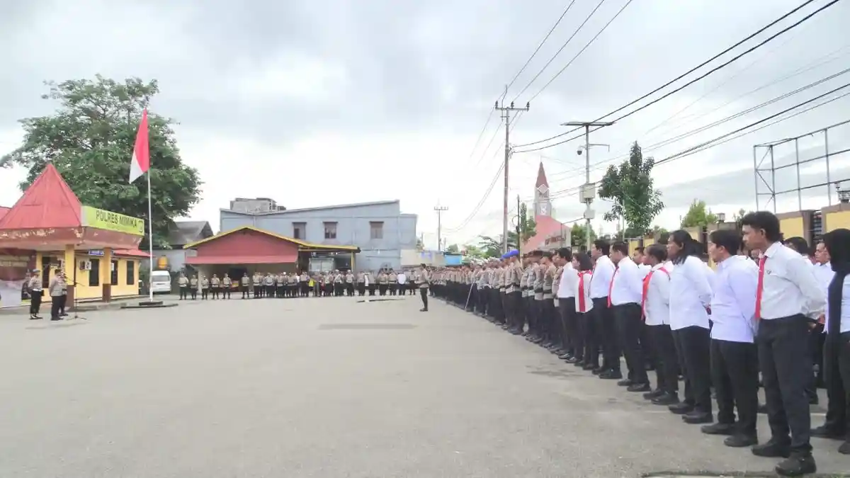 Jelang Putusan MK Pilkada Mimika, Kapolda Papua Tengah Pimpin Apel di Timika