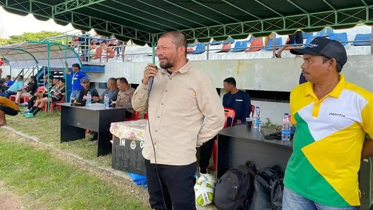 Ketua DPRK Lhokseumawe Buka Turnamen Sepakbola di Stadion Tunas Bangsa