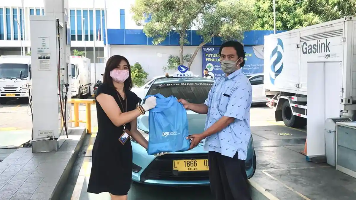 PT Gagas Energi Indonesia Bagikan Sembako untuk Pelanggan Gasku Terdampak COVID-19 di Batam