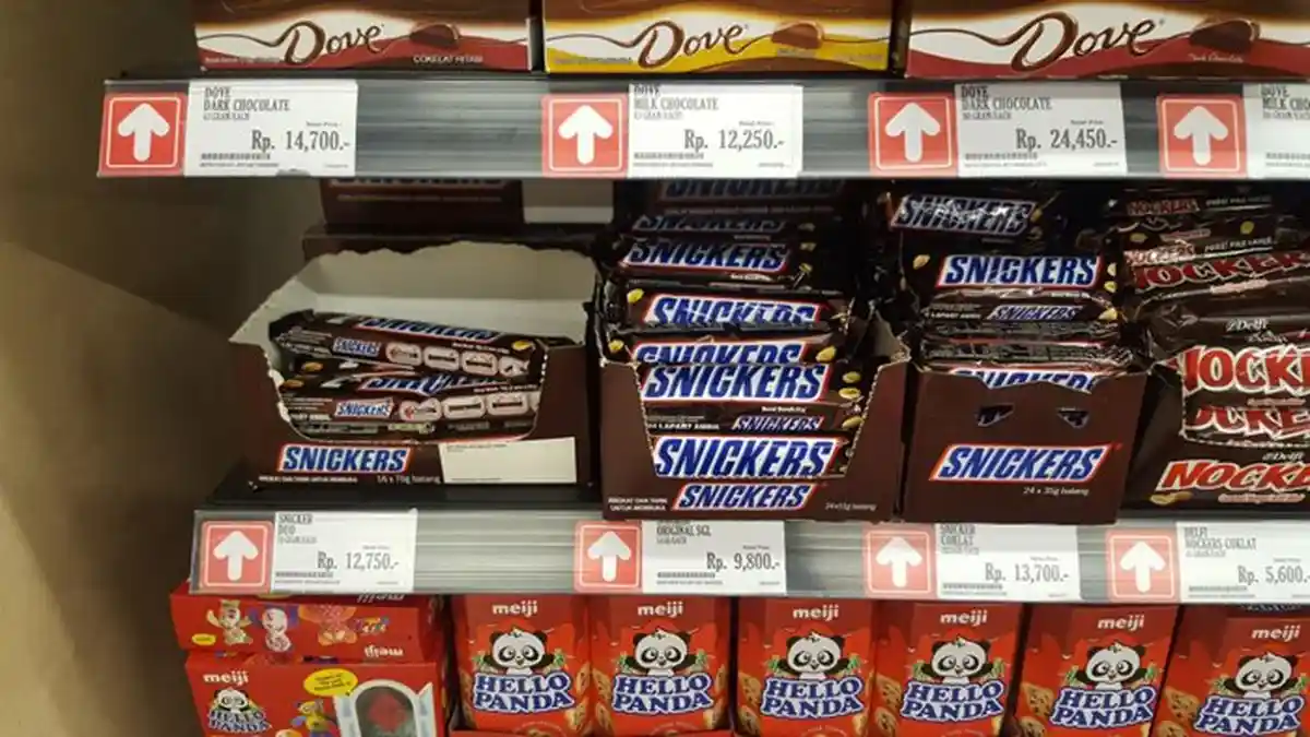 Snickers Ditarik dari Peredaran karena Diduga Mengandung Plastik, Namun Masih Beredar di Medan
