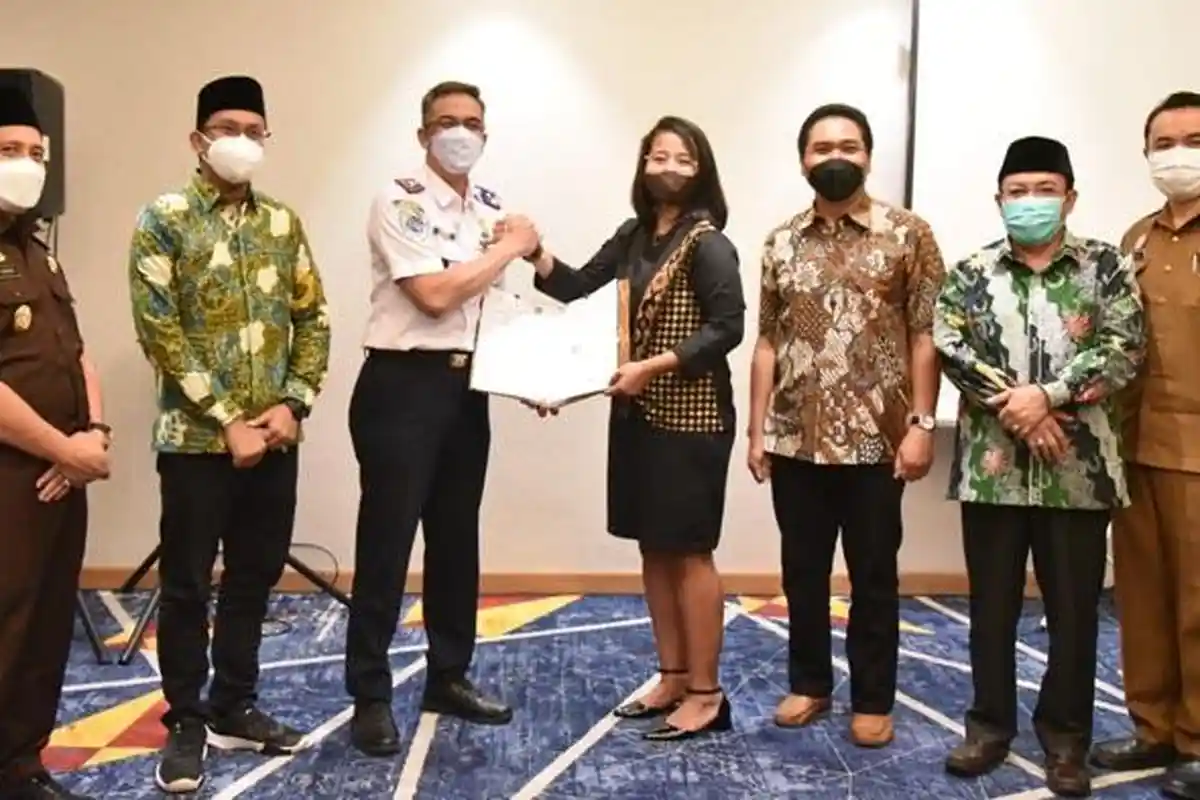 Kerja Sama Parkir Diteken, Gus Muhdlor Minta PT ISS Berdayakan Para Jukir yang Ada