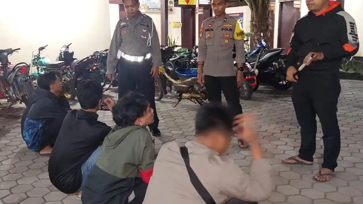 Bubarkan Balap Liar, Polsek Besuki Situbondo Temukan Pedang