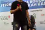 Aksi Andra Bagindas di Single Tak Ada Yang Dapat Mengganti