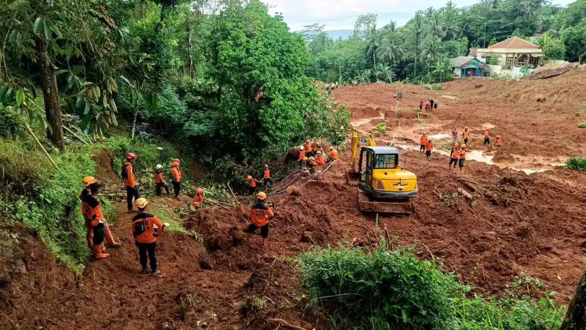Belajar dari Kasus Longsor Cibeunying, Waspada Retakan Tapal Kuda Jadi Awal Petaka