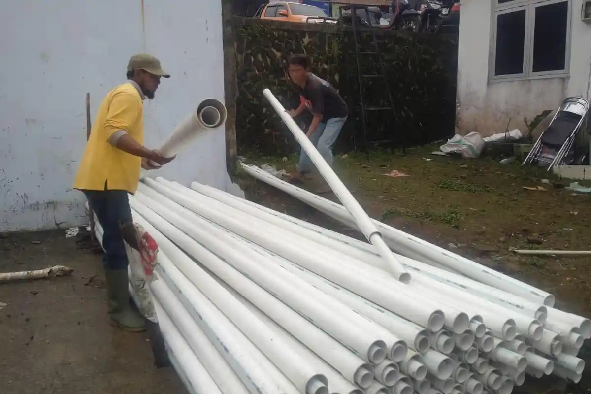 PDAM Pekalongan Kirim Bantuan Pipa untuk Perbaiki Jaringan Air Bersih di Petungkriyono