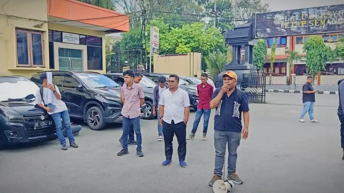 Pemuda Geruduk Polda Maluku, Desak Usut Dugaan Korupsi Dana Pilkada KPU Buru Rp 33 Miliar