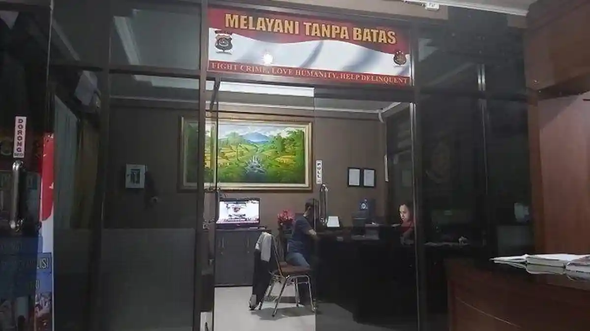 Pergoki Istri Selingkuh Dengan Oknum Perwira Polda dalam Rumah, Bininya Malah Usir Suami
